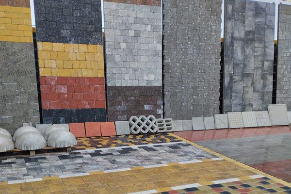 Виставковий майданчик із зразками бруківки